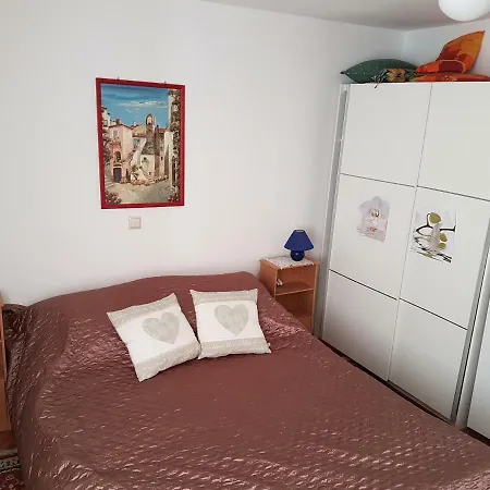 Aurora Apartment *